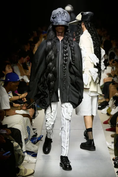 Look 13
